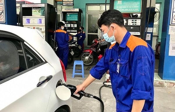 Xăng dầu đồng loạt tăng giá